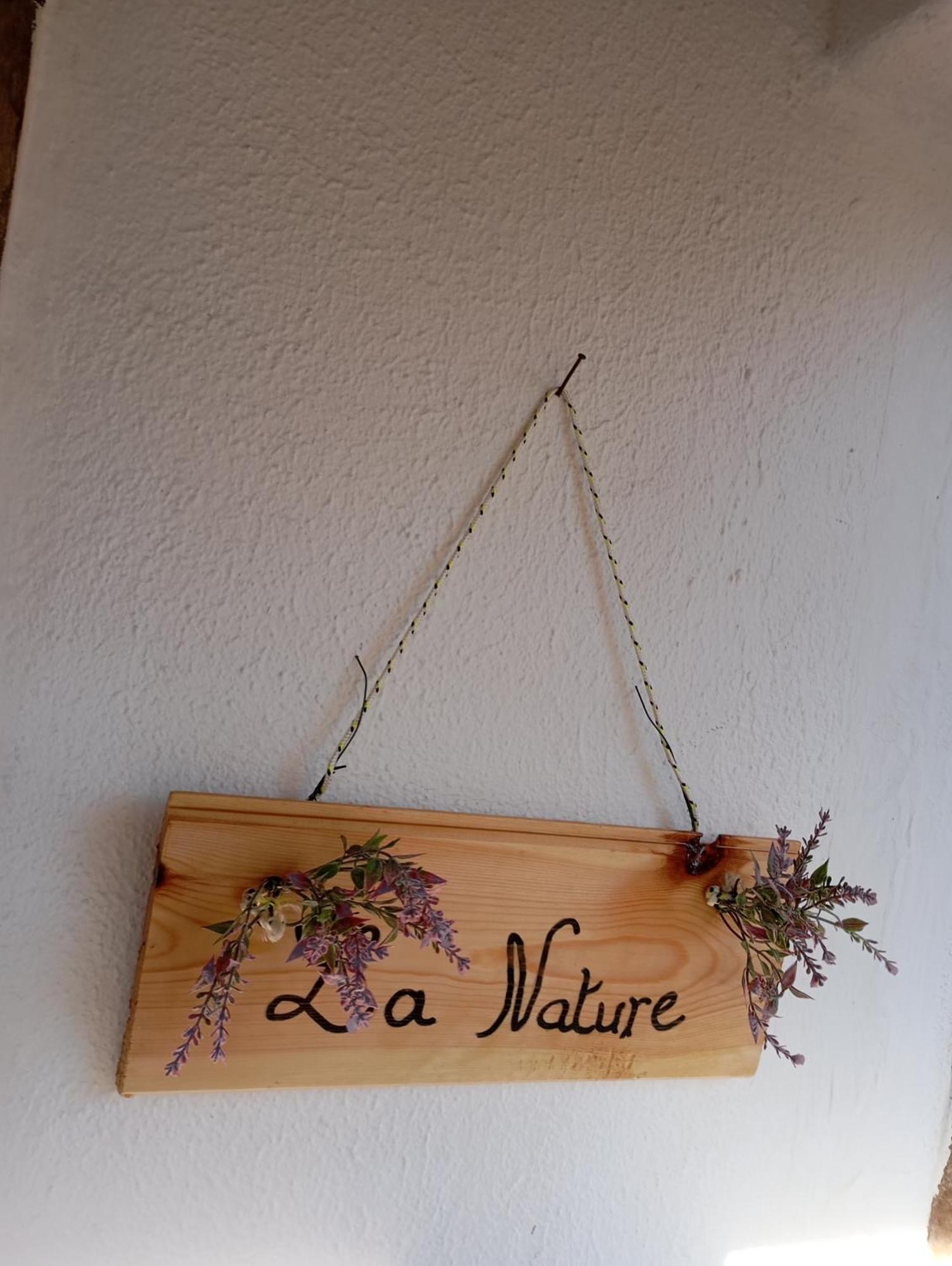 La Nature Konistres Bagian luar foto